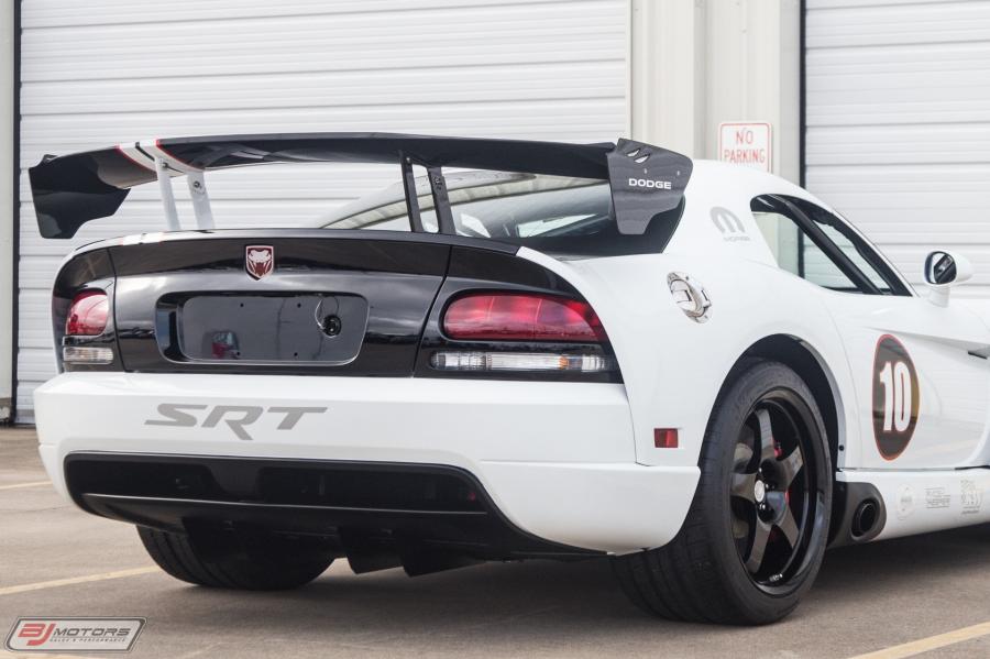 Детали экстерьера Dodge Viper SRT10 ACR-X (002) 2010 года  (фото 15 из 52)